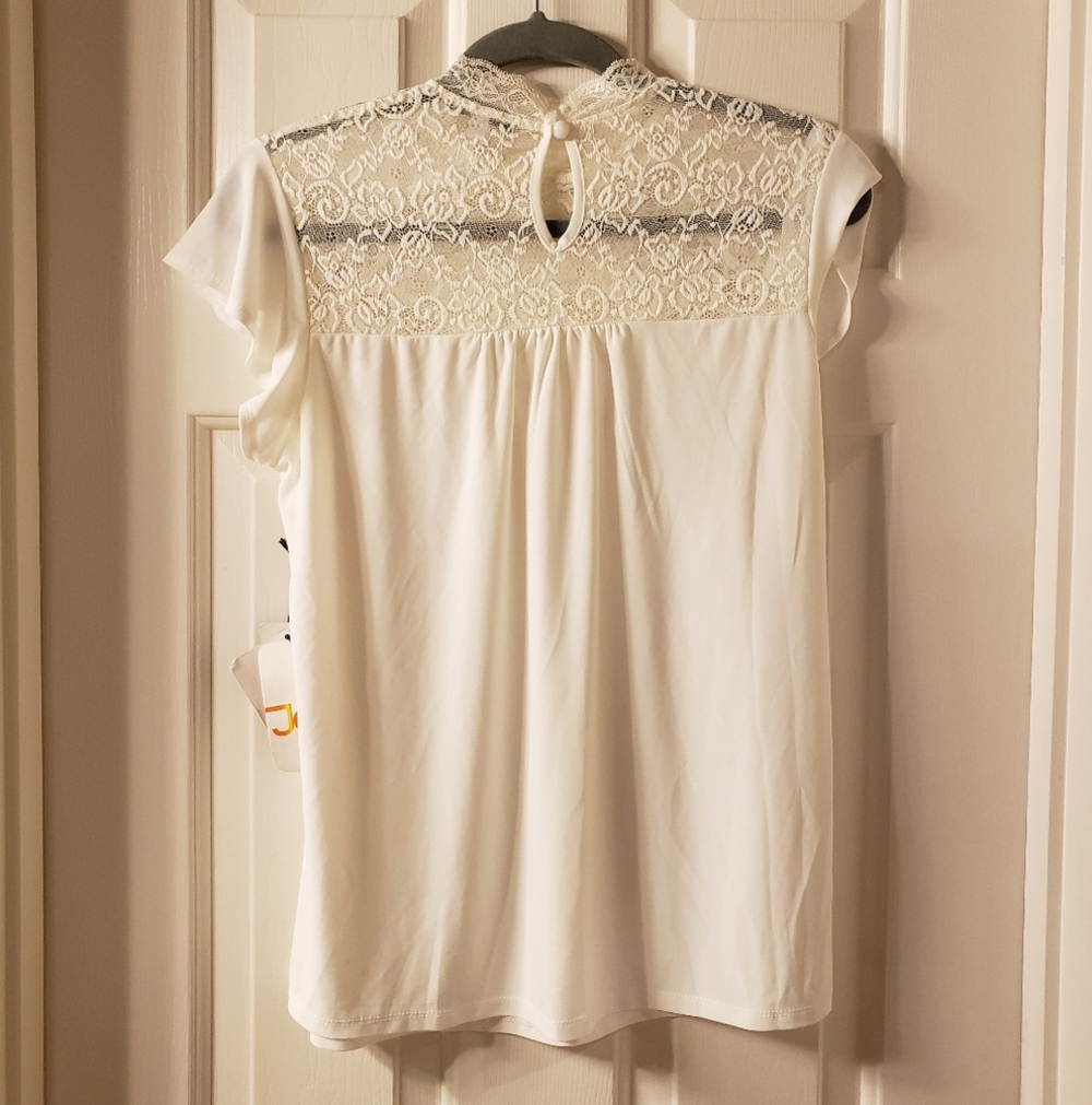 NWT! Uncommon White Lace Accent Blouse (S) - Picture 2 of 3